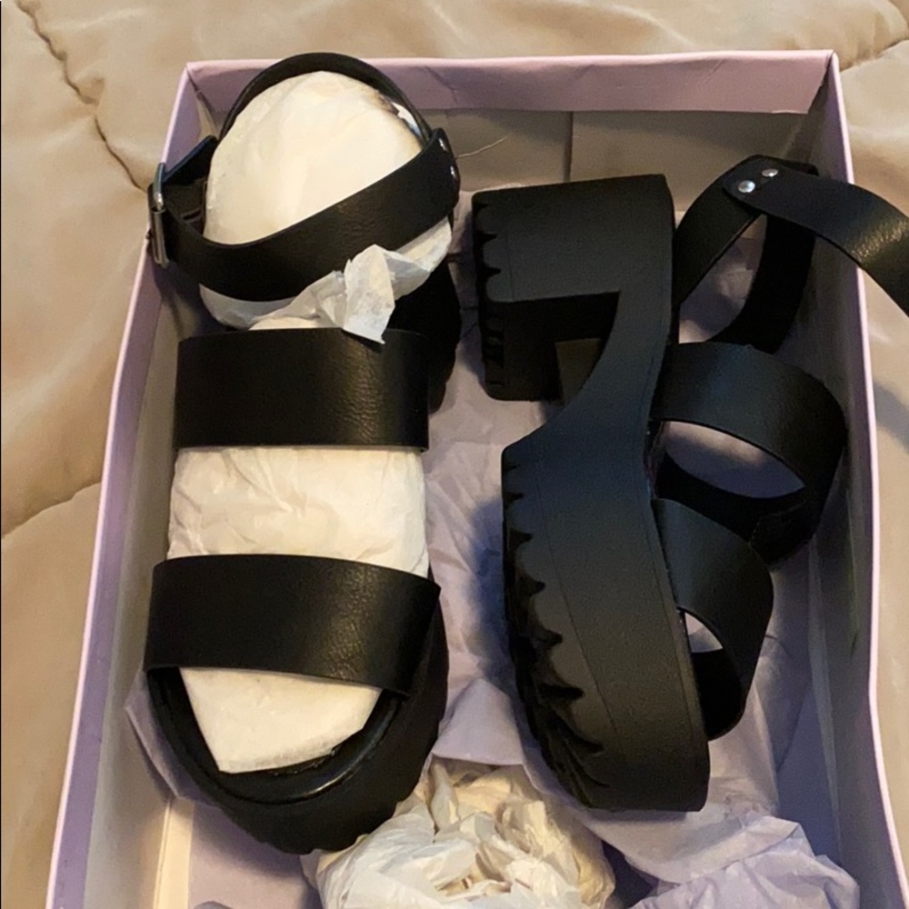 Platform sandals